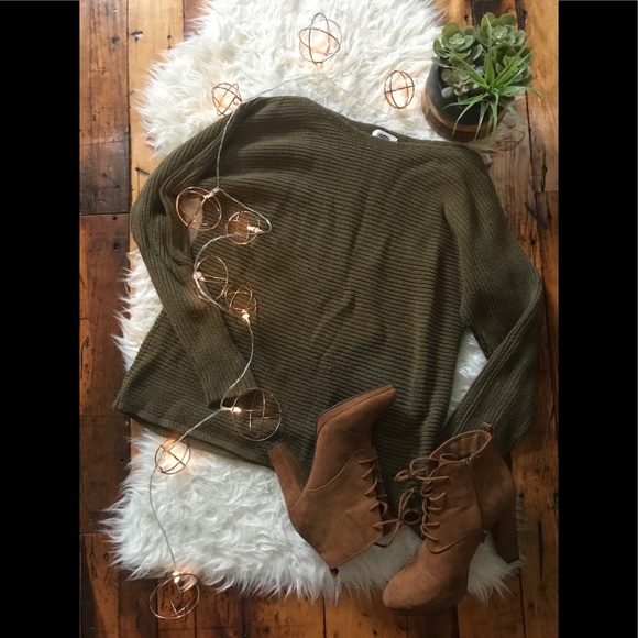 Old Navy Sweaters - ✨SOLD✨Green Knit Sweater